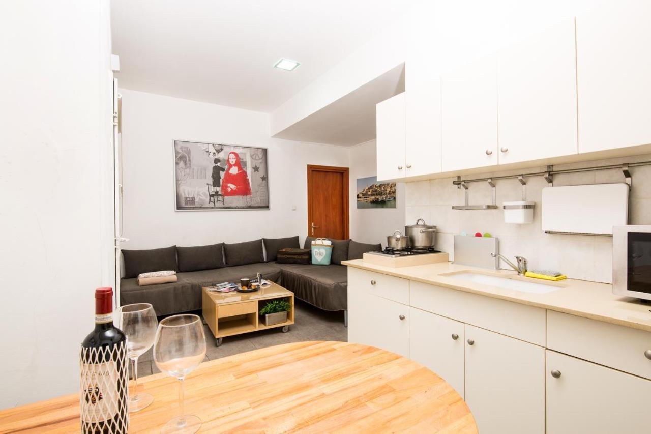 Miraks Harav Kuk Apartment เทลอาวีฟ ภายนอก รูปภาพ