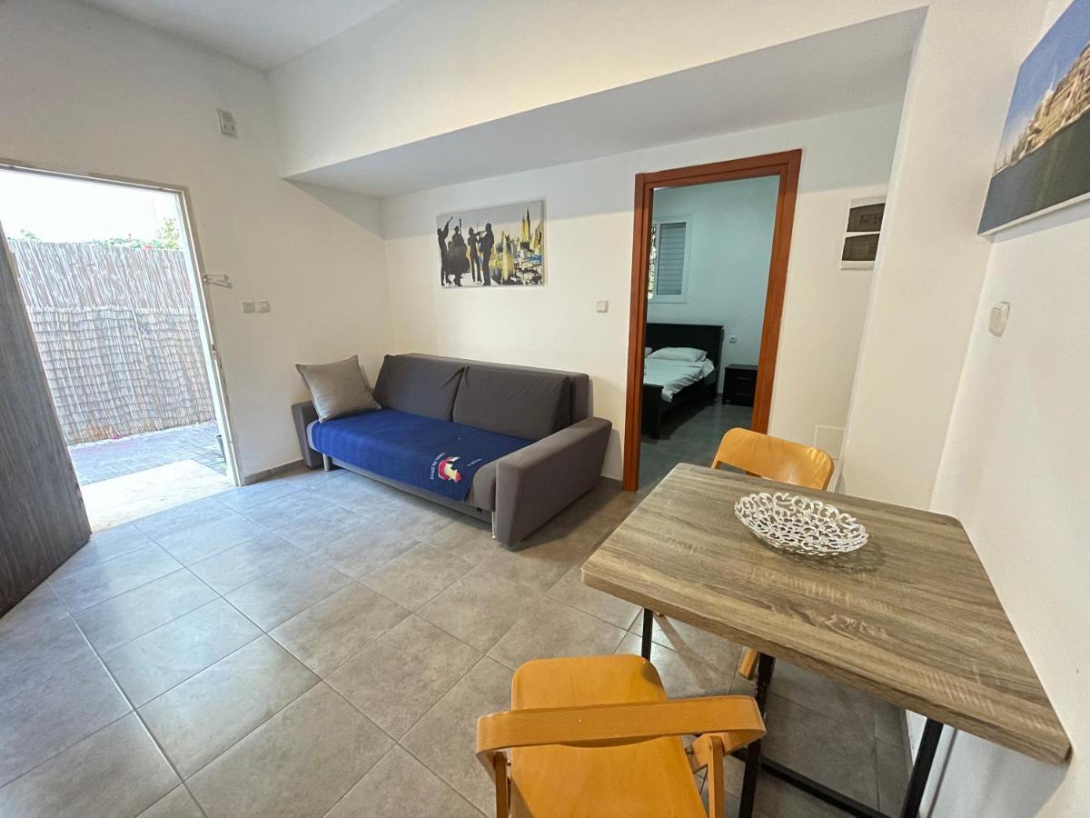 Miraks Harav Kuk Apartment เทลอาวีฟ ภายนอก รูปภาพ
