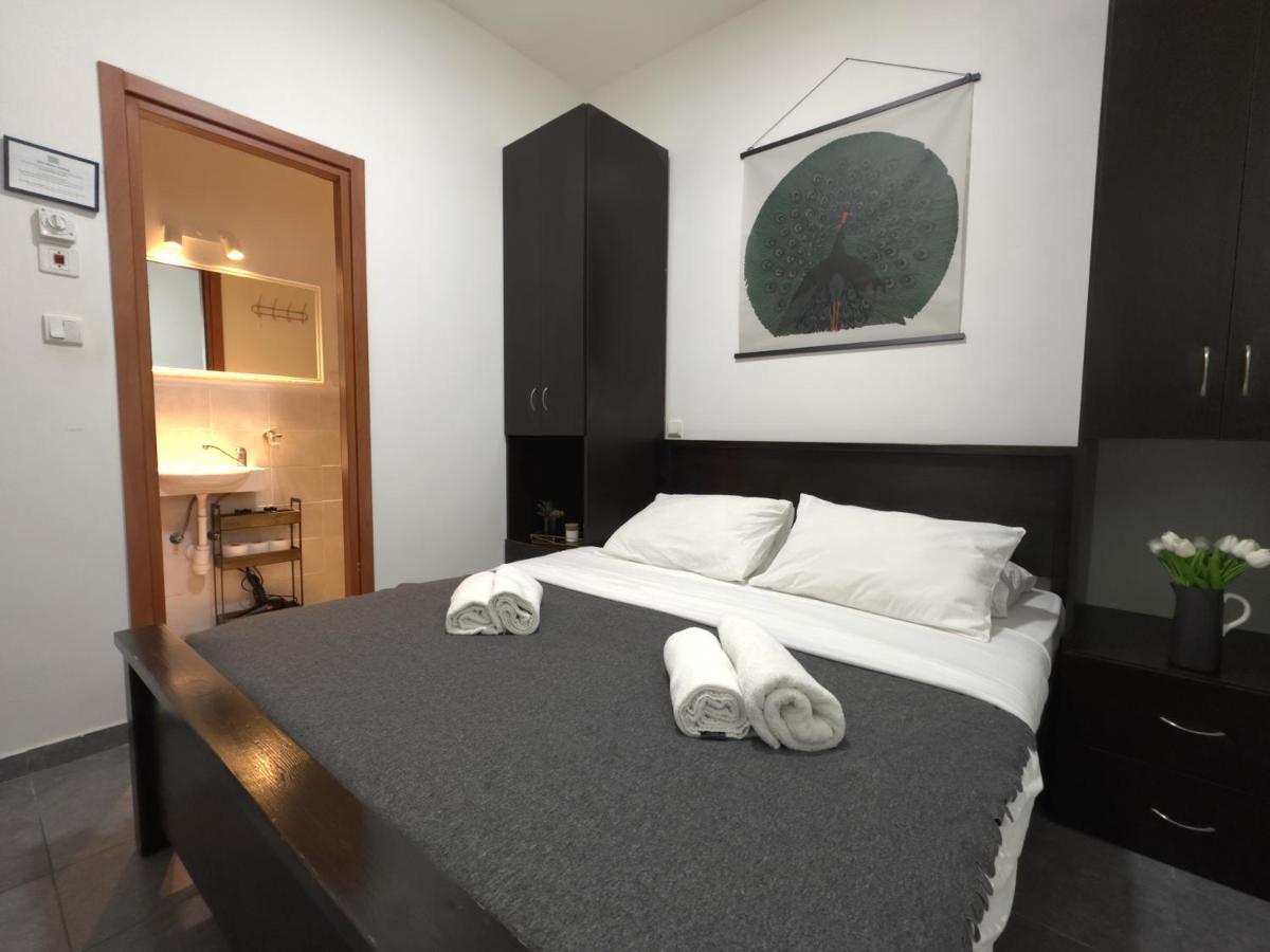 Miraks Harav Kuk Apartment เทลอาวีฟ ภายนอก รูปภาพ