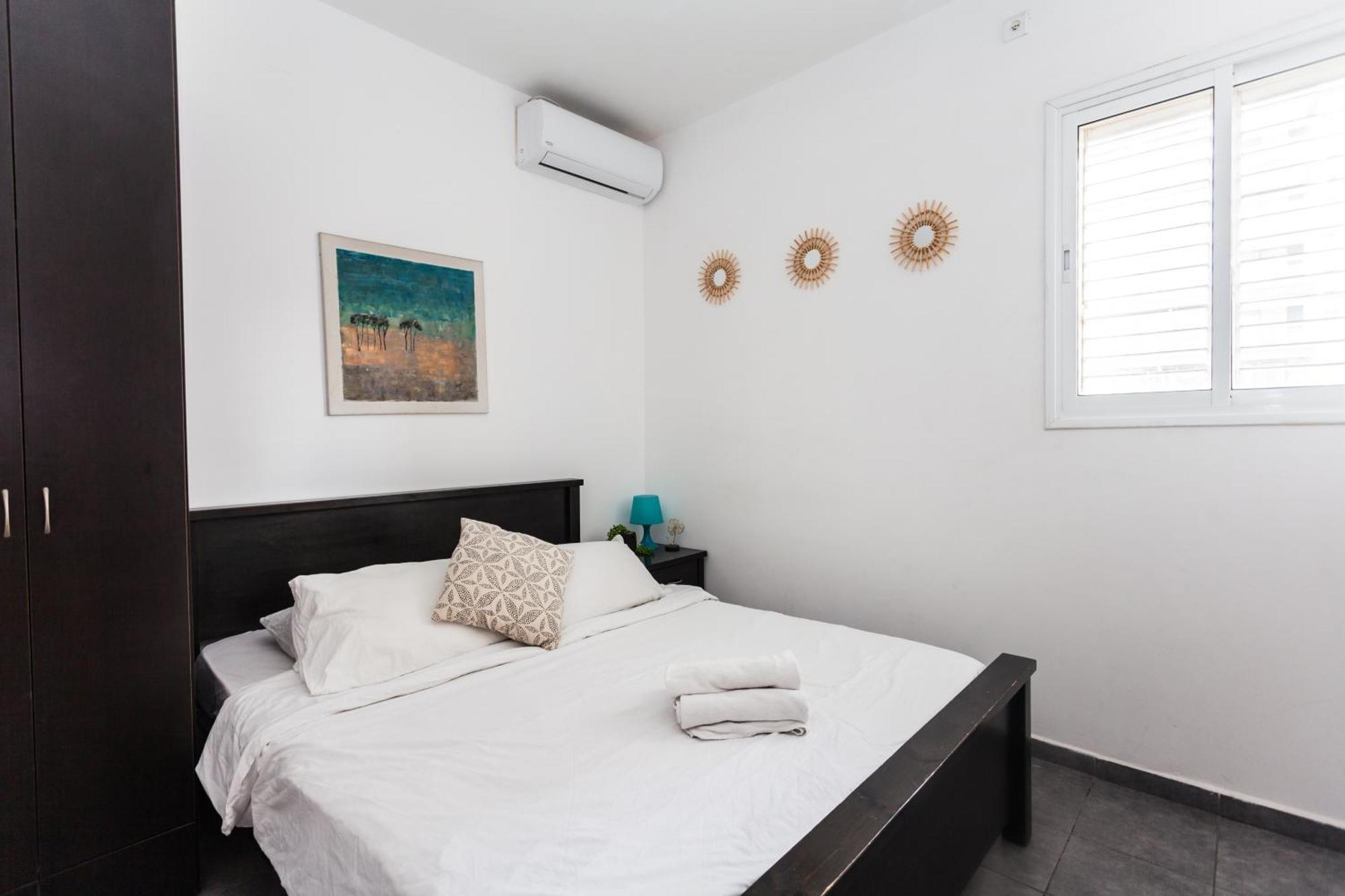 Miraks Harav Kuk Apartment เทลอาวีฟ ภายนอก รูปภาพ