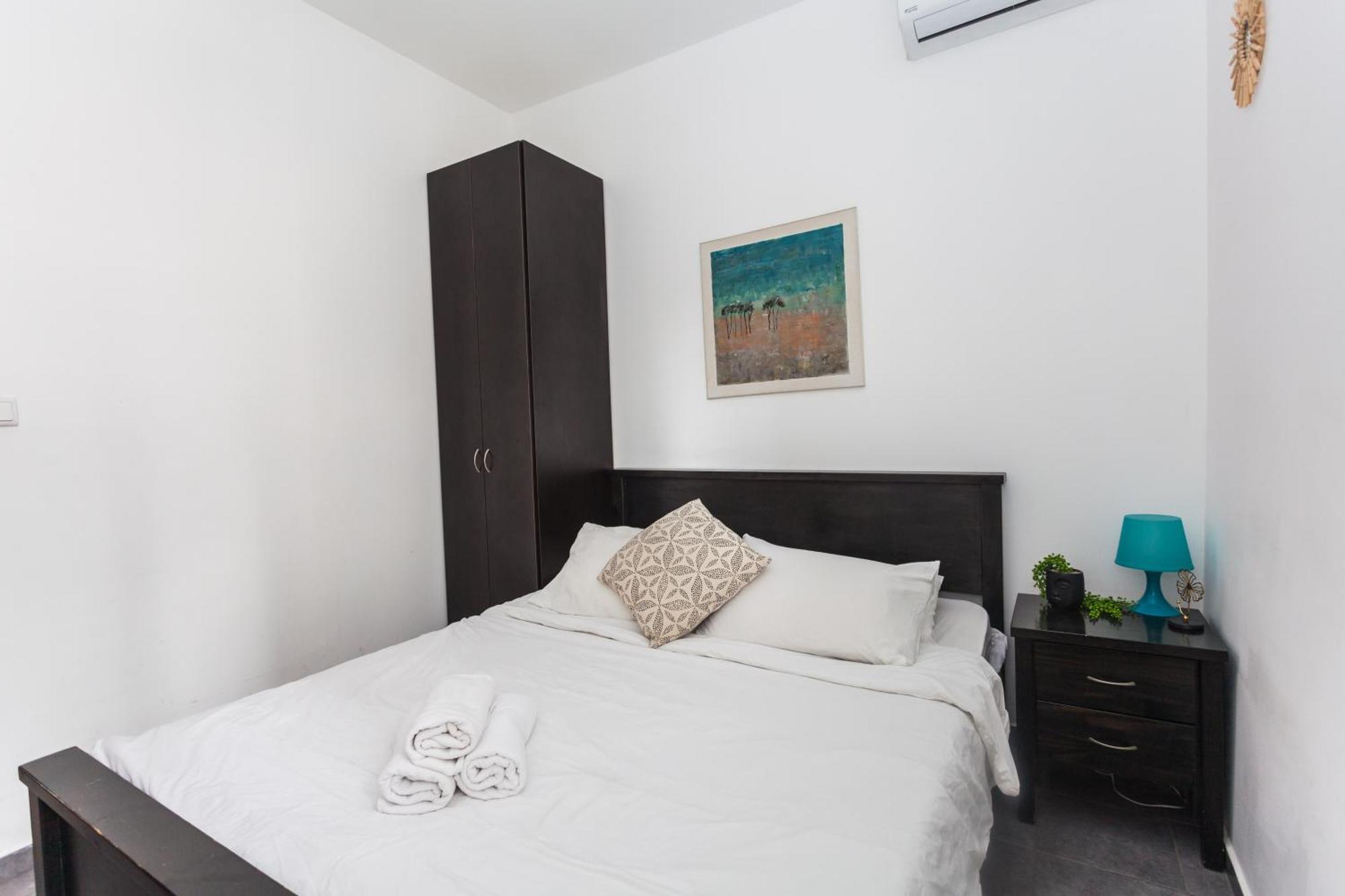 Miraks Harav Kuk Apartment เทลอาวีฟ ภายนอก รูปภาพ