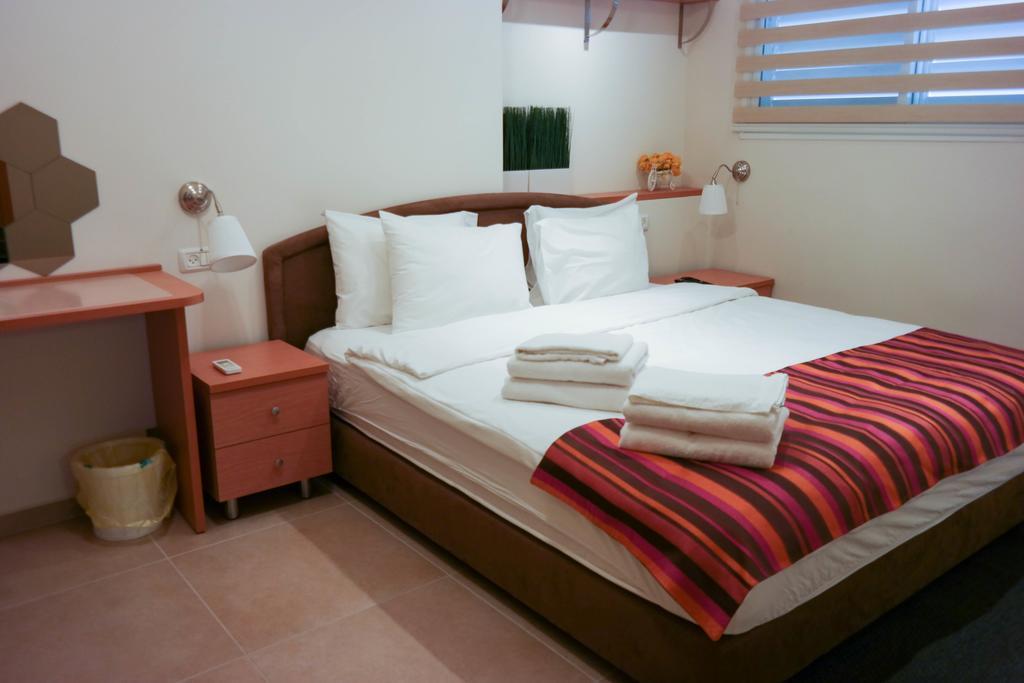 Miraks Harav Kuk Apartment เทลอาวีฟ ภายนอก รูปภาพ
