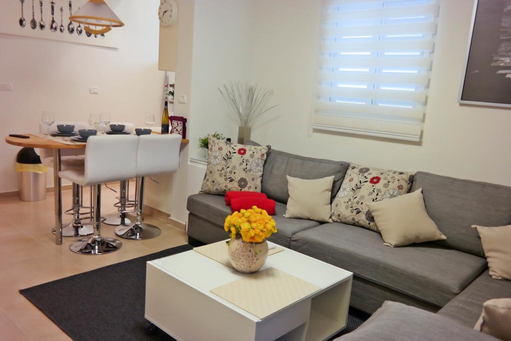 Miraks Harav Kuk Apartment เทลอาวีฟ ภายนอก รูปภาพ