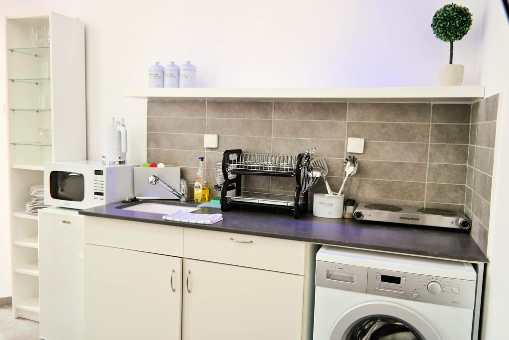 Miraks Harav Kuk Apartment เทลอาวีฟ ภายนอก รูปภาพ